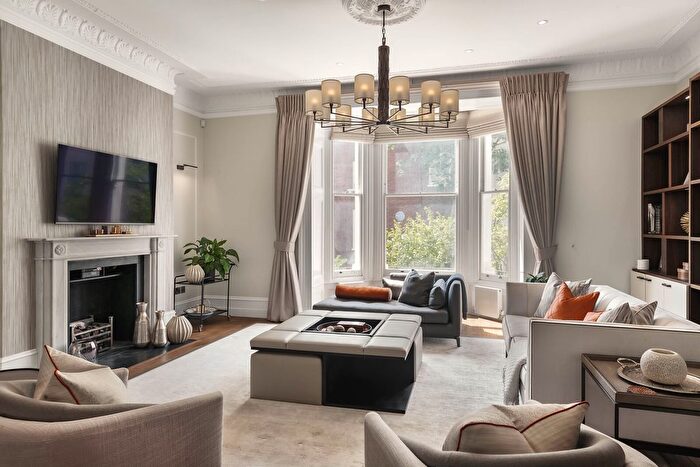 4 Bedroom Flat For Sale In Hyde Park Gate, London, SW7