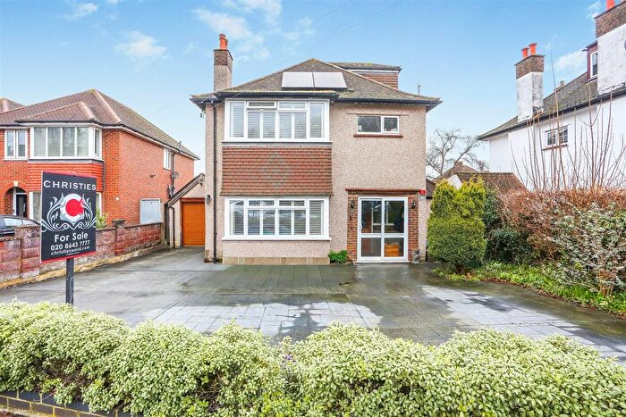 4 Bedroom Detached House For Sale In Link Lane, Wallington, SM6