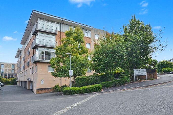 2 Bedroom Flat For Sale In Camp Road, St. Albans, AL1