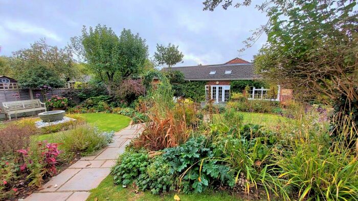 3 Bedroom Detached Bungalow For Sale In Aveland Way, Aslackby, Lincolnshire, NG34