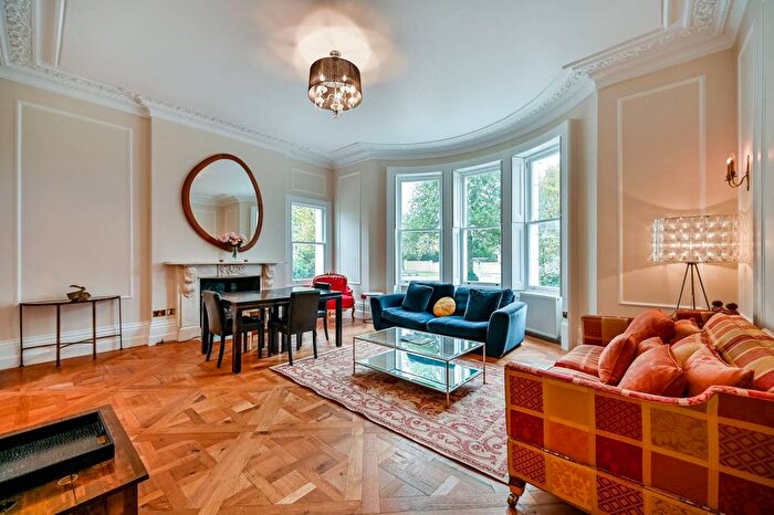 3 Bedroom Flat To Rent In Kings Road, Richmond, TW10