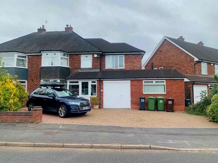 4 Bedroom Semi-Detached House To Rent In Fernhill Road, Olton, B92