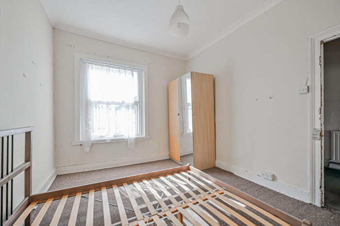 1 Bedroom Flat For Sale In Leyton Park Road, Leyton, London, E10