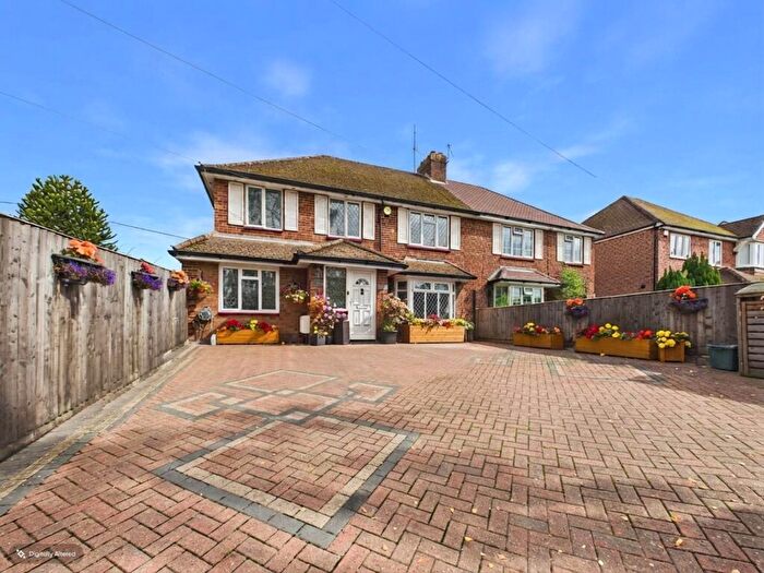 5 Bedroom Semi-Detached House For Sale In Marlow Road, Bourne End, Buckinghamshire, SL8