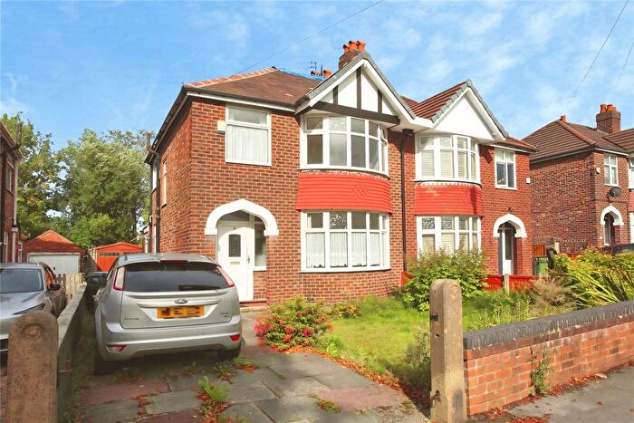 3 Bedroom Semi-detached House For Sale In Barcicroft Road, Heaton Mersey, Stockport, SK4