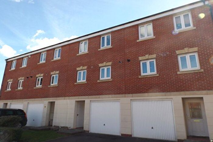 3 Bedroom Property To Rent In Dickinsons Fields, Bristol, BS3