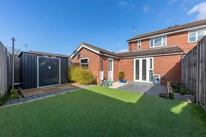 3 Bedroom Semi Detached House For Sale In Arthurton Road, Spixworth, Norwich, NR10