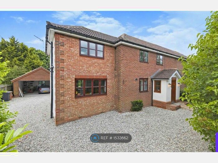 4 Bedroom Semi-Detached House To Rent In Redbrick Cottages, Chelmsford, CM1