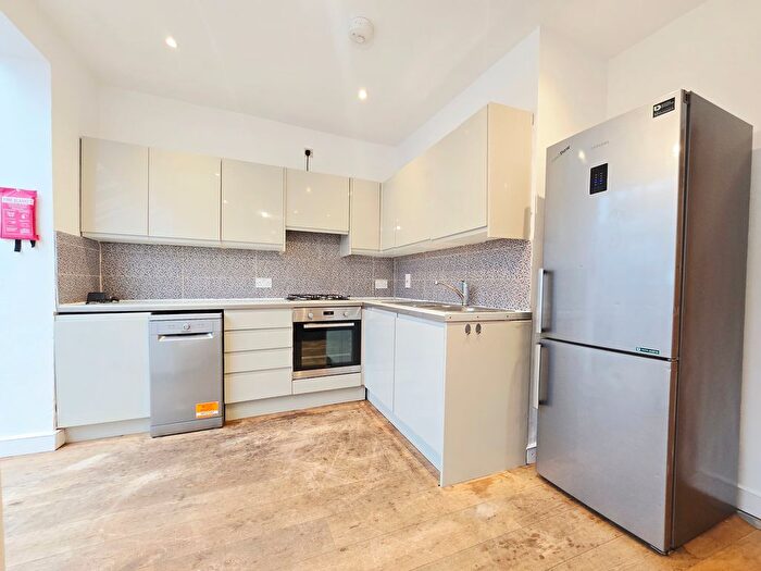 5 Bedroom Terraced House To Rent In Luton Road, Walthamstow, E17