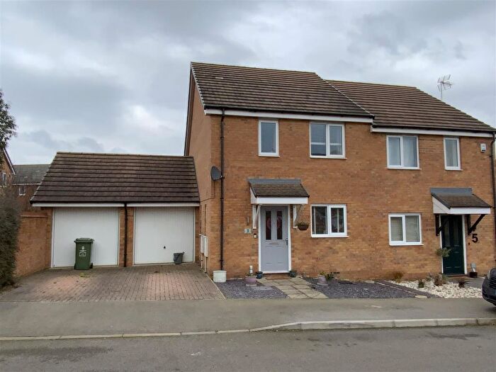 3 Bedroom Semi-Detached House For Sale In Blake Close, Towcester, NN12