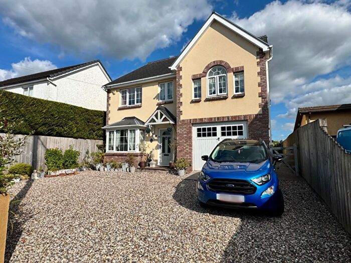 6 Bedroom Detached House For Sale In Pantyblodau Road, Blaenau, Ammanford, Carmarthenshire., SA18