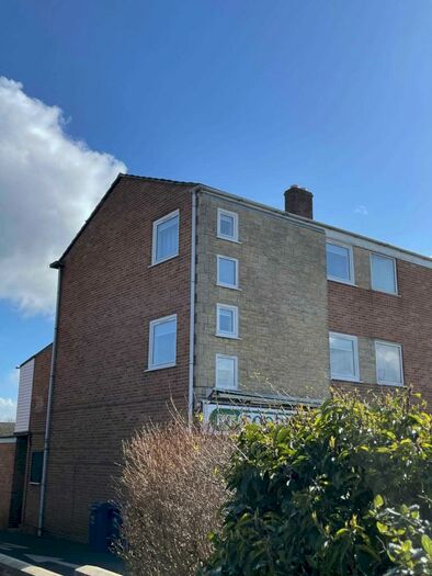 3 Bedroom Apartment To Rent In Bucknell Road, Bicester, OX26