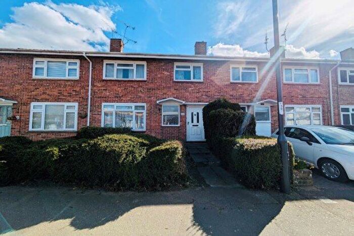 3 Bedroom Property To Rent In Ashdown Drive, Crawley, RH10