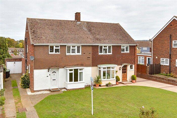 3 Bedroom Semi-Detached House For Sale In Larch Close, Trees Development, Larkfield, Kent, ME20