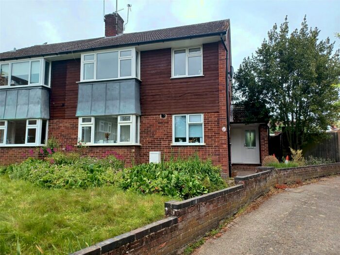 2 Bedroom Maisonette To Rent In Woodlands Close, Headington, Oxford, OX3