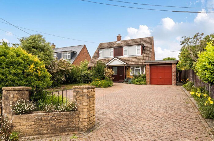 4 Bedroom Detached House For Sale In Oatlands Road, Botley, Southampton, Hampshire, SO32