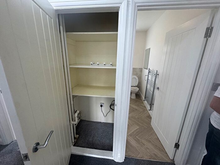 2 Bedroom Flat To Rent In Church Lane Kingsbury, London, NW9