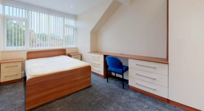 7 Bedroom House To Rent In St. Michaels Villas, Leeds, West Yorkshire, LS6