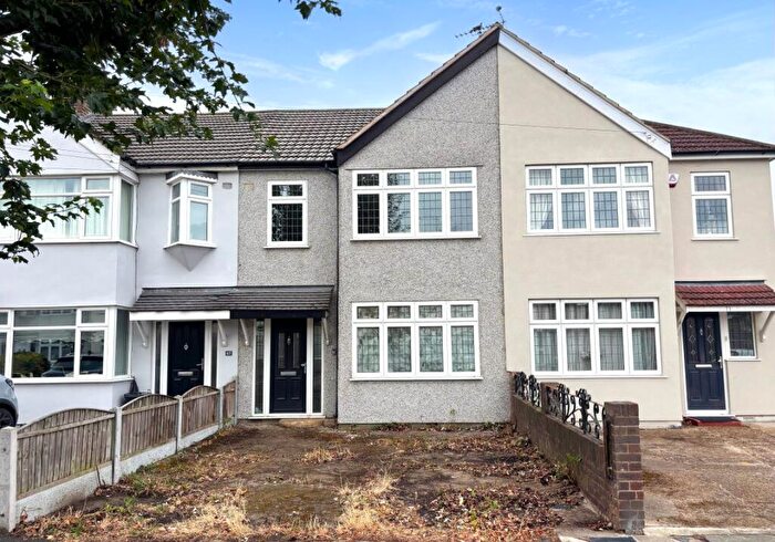 3 Bedroom Terraced House For Sale In Jersey Road, Rainham, Havering, RM13