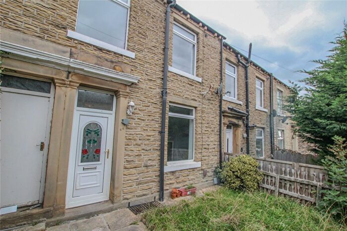 2 Bedroom Terraced House To Rent In Brook Street, Moldgreen, Huddersfield, West Yorkshire, HD5