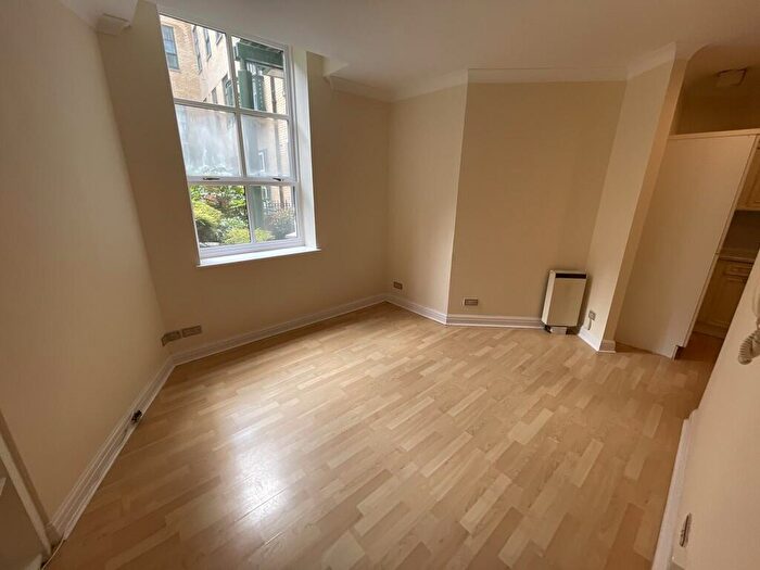 1 Bedroom Apartment To Rent In Whitworth St, Manchester, M1