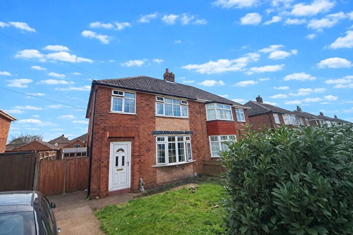 3 Bedroom Semi-Detached House For Sale In Pelham Road, Immingham, DN40