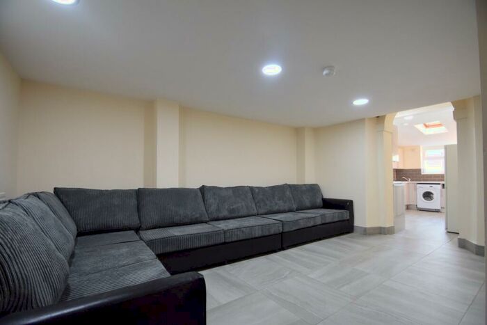 7 Bedroom House To Rent In Woodville Road, Cathays, CF24