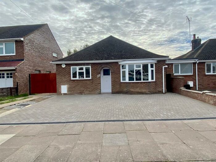 2 Bedroom Detached Bungalow To Rent In Onslow Road, Luton, LU4