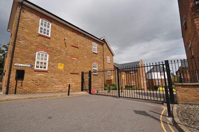 2 Bedroom Apartment To Rent In Davy Court, Rochester, ME1