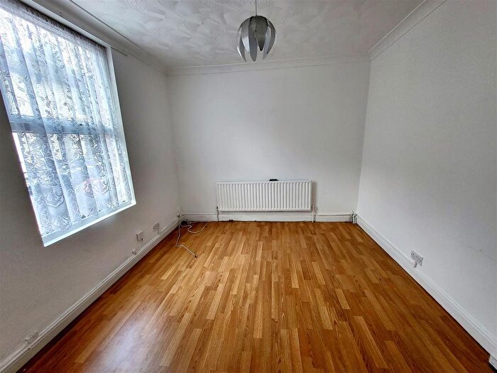 2 Bedroom End Of Terrace House To Rent In Catherine Street, Rochester, ME1