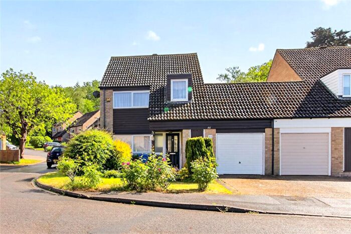 3 Bedroom Link Detached House For Sale In Frobisher, Bracknell, Berkshire, RG12