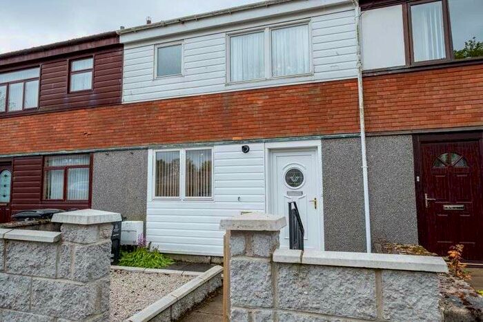 3 Bedroom Property For Sale In Cairngorm Drive, Aberdeen, AB12