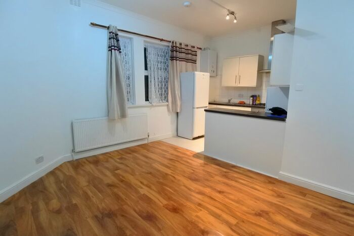 1 Bedroom Flat To Rent In Belton Road, Willesden, NW2