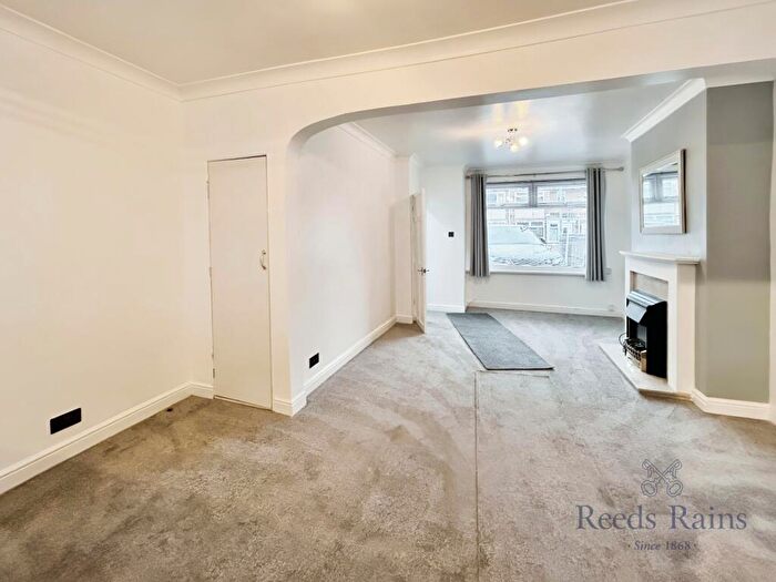 3 Bedroom Terraced House For Sale In Wharfedale Avenue, Hull, East Yorkshire, HU9