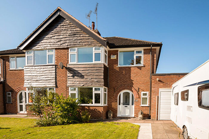 3 Bedroom Semi-Detached House For Sale In Crossley Crescent, Chester, CH2