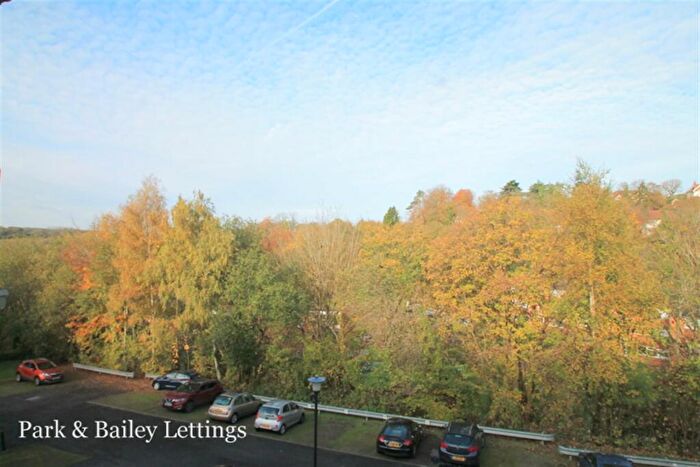2 Bedroom Apartment To Rent In Bedroom First Floor Apartment In Whyteleafe, CR3