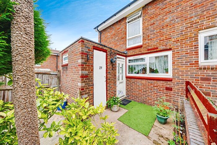 3 Bedroom End Terrace House For Sale In Hudson Place, London, SE18