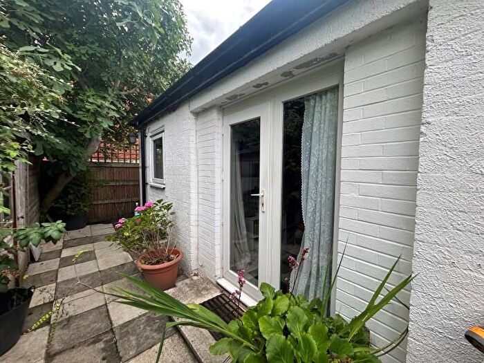 1 Bedroom Flat To Rent In The Garden Room, Worplesdon Road, GU2