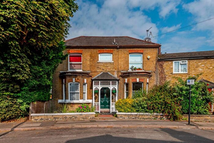 1 Bedroom Flat For Sale In Glenhurst Road, Brentford, TW8