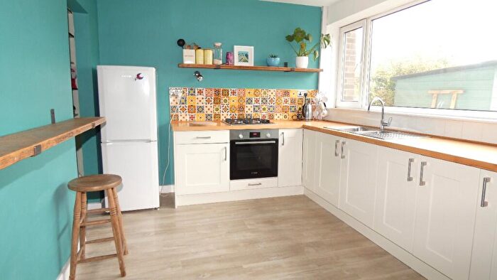 3 Bedroom Town House For Sale In Hill Rise Grove, Leeds, West Yorkshire, LS13