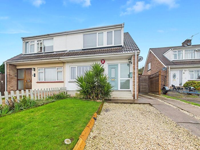 3 Bedroom Semi Detached House For Sale In Pilgrims Way, Worle, Weston-Super-Mare, BS22