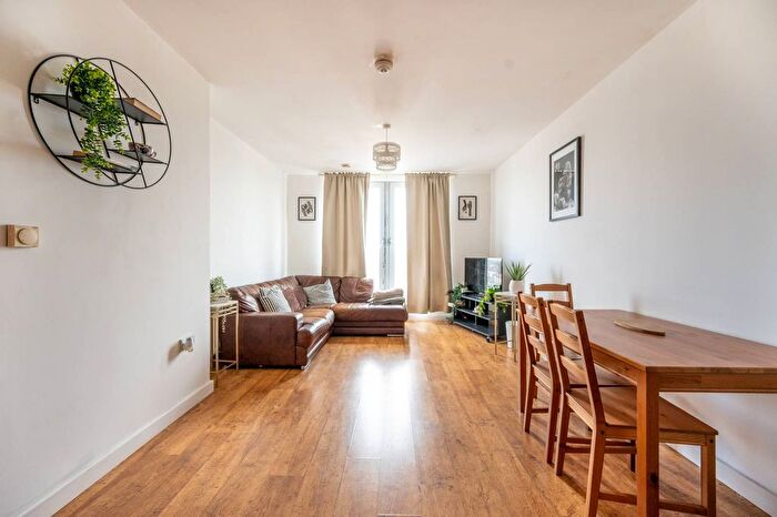 1 Bedroom Flat To Rent In Emily Duncan Place, Forest Gate, London, E7