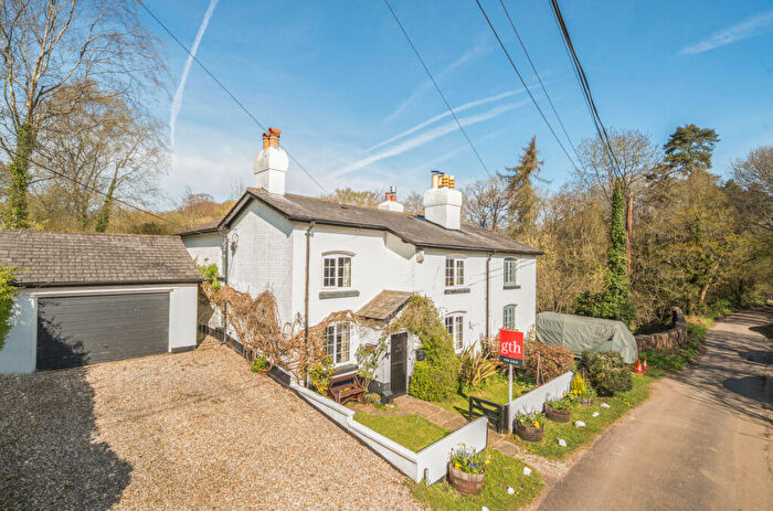 4 Bedroom Semi Detached House For Sale In Wilmington, Honiton, Devon, EX14