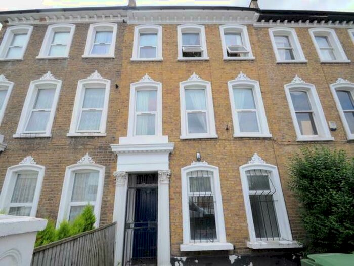 3 Bedroom Maisonette To Rent In Glengall Road, London, SE15