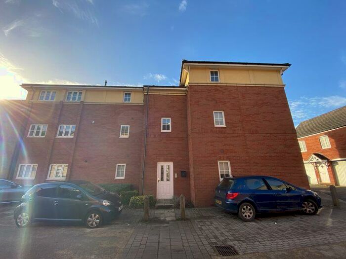 2 Bedroom Flat To Rent In Shepherds Walk, Bristol, BS32
