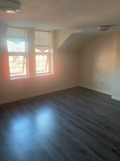 1 Bedroom Flat To Rent In Flat, - South Road, L22