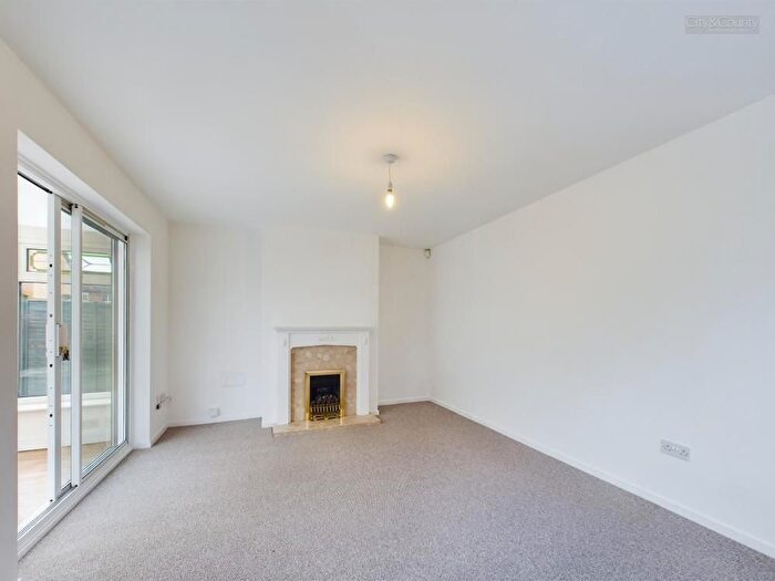 3 Bedroom End Of Terrace House For Sale In Rothwell Way, Peterborough, PE2