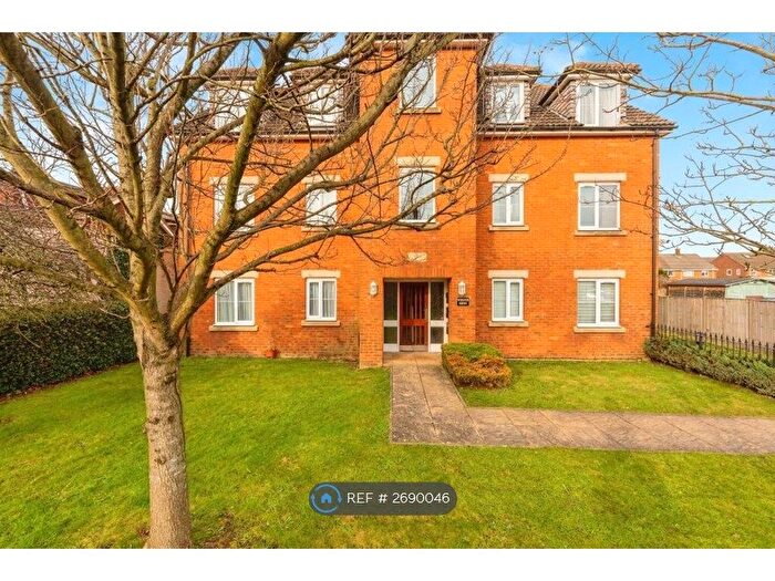 2 Bedroom Flat To Rent In Whisper Mews, Luton, LU4