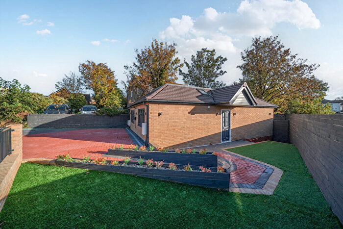 2 Bedroom Bungalow For Sale In Fairmont Close, Belvedere, DA17