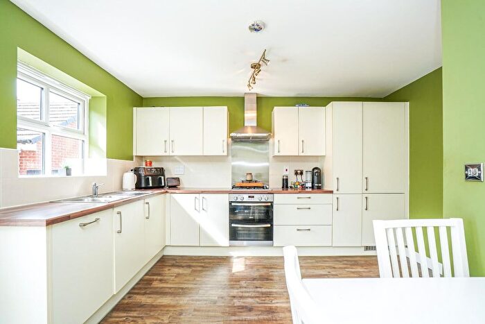 4 Bedroom Detached House For Sale In Netherwood Avenue, Castleford, West Yorkshire, WF10